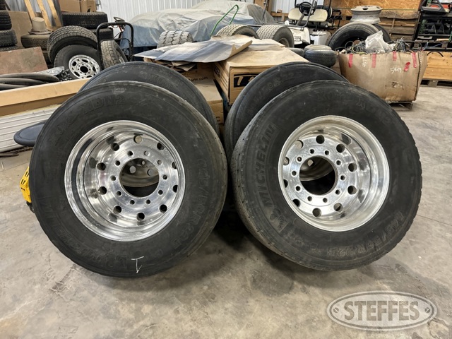 (4) Michelin 445/50R22.5 super single tires